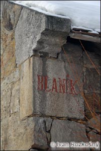 Detail původního základního kamene, který byl umístěn do pivovarského sklepení